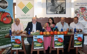 50 restaurantes participan en la Ruta Gastronómica del Tomate Huevo Toro 2026