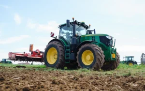 Dos cursos gratuitos formarán sobre prevención de riesgos laborales con tractores agrícolas