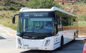 La línea de autobús entre Cártama y Málaga ampliará sus servicios antes de finales de año