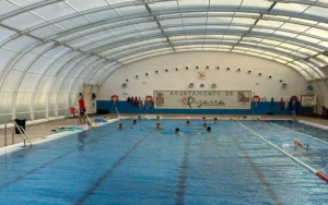 La Piscina Municipal de Pizarra recupera su actividad de invierno con natación y gimnasia acuática